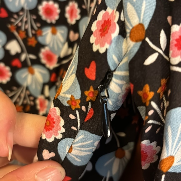 Boden Viola Boho Long Sleeve V Neck Black Floral Blouse US 2P - Picture 6 of 11